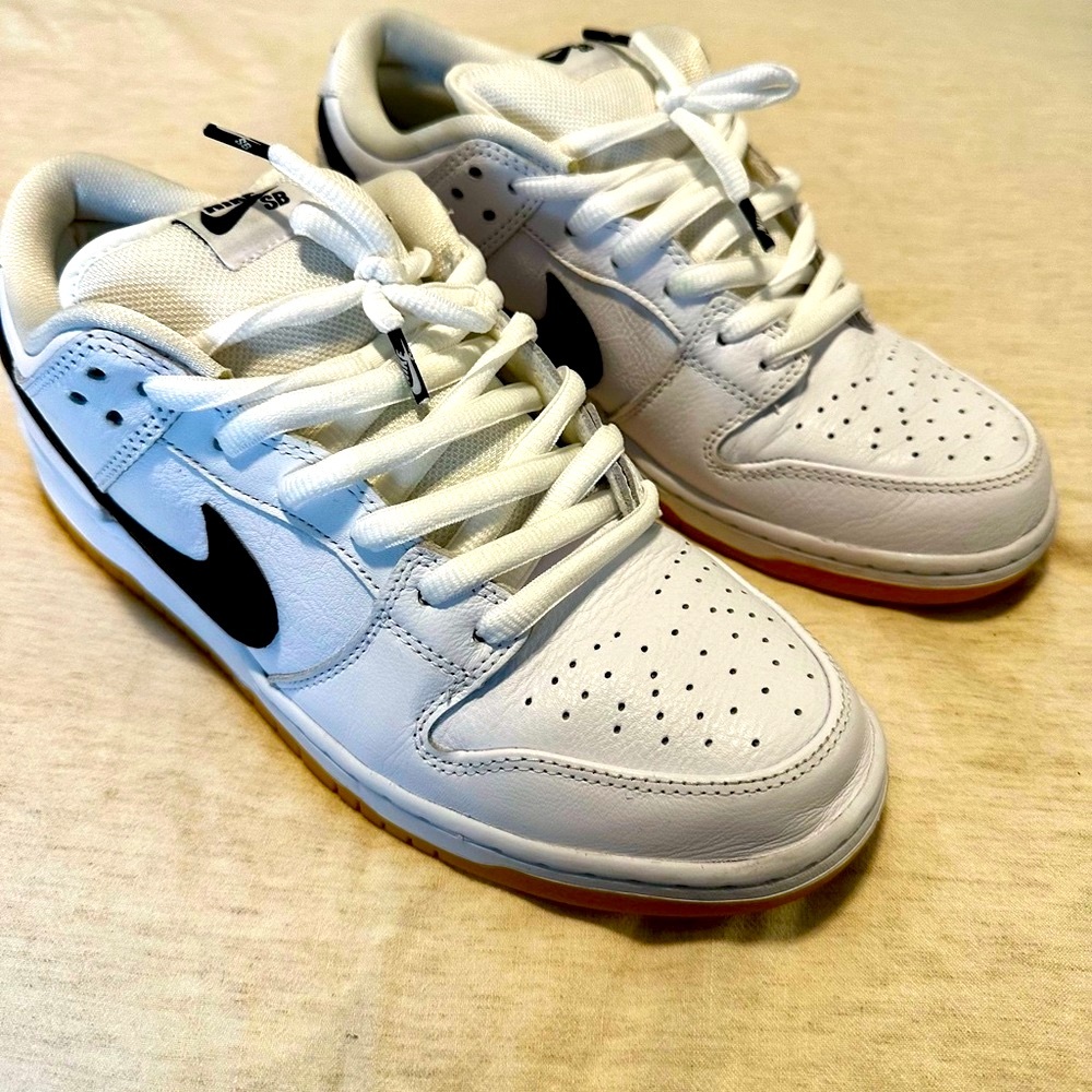 ❌SOLD❌ NIKE SB WHITE GUM BOTTOM 🦴